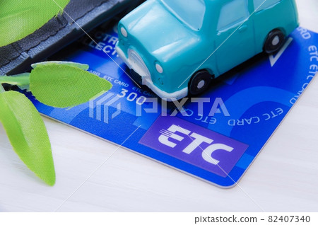 ETC card and car 82407340