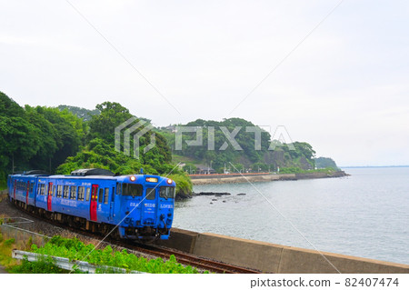 Nagasaki Prefecture JR Kyushu Omura Line Kiha 66.67 series retired near Omura Bay Chiwata Station 82407474