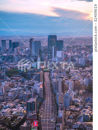 Tokyo cityscape of Japan Disappeared vehicles ・ Opening day, a rare sight due to the Metropolitan Expressway traffic regulation ... The back is changing Shibuya = July 23 Tokyo cityscape of Japan Disappeared vehicles ・ Opening day, a rare sight due to the Metropolitan Expressway traffic regulation ... The back is changing Shibuya = July 23 82409019
