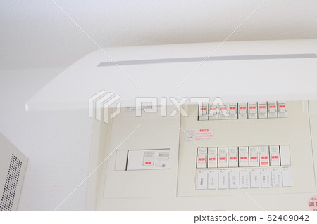 安裝在洗手間的斷路器 安裝在洗手間的斷路器 82409042