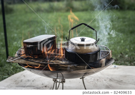把水燒開，煮飯 82409633