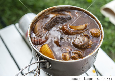 燉牛肉 82409634