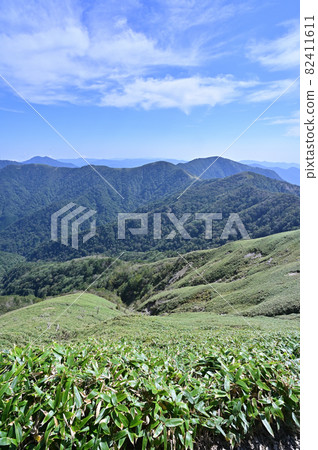 四國最美麗的山三重峰附近的白鹿山 四國最美麗的山三重峰附近的白鹿山 82411611