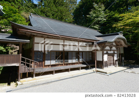 Hieizan Enryakuji Temple Yokogawa Former Three Daishido Chicken Foot Institution Irrigation Room Sakamoto, Otsu City, Shiga Prefecture Hieizan Enryakuji Temple Yokogawa Former Three Daishido Chicken Foot Institution Irrigation Room Sakamoto, Otsu City, Shiga Prefecture 82413028