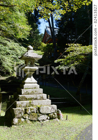 前往滋賀縣大津市坂本的比叡山延歷寺西塔石燈籠 前往滋賀縣大津市坂本的比叡山延歷寺西塔石燈籠 82413827