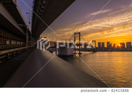 << Sunset >> Cityscape Rainbow Bridge << Sunset >> Cityscape Rainbow Bridge 82413886