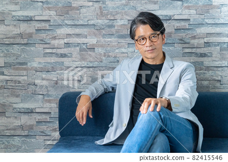 Business casual middle man 82415546