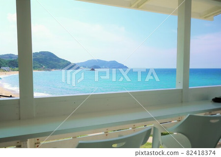 Beautiful sea of Itoshima from the cafe terrace Emerald green Beautiful sea of Itoshima from the cafe terrace Emerald green 82418374