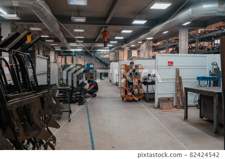 modern industrial factory for mechanical engineering equipment and machines manufacture of a production hall modern industrial factory for mechanical engineering equipment and machines manufacture of a production hall 82424542