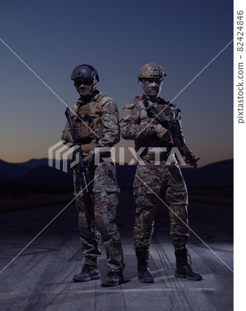 soldiers squad in night mission 82424846