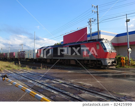 Freight train DF200 diesel locomotive Freight train DF200 diesel locomotive 82425999