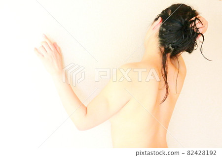 Female nude back Female nude back 82428192