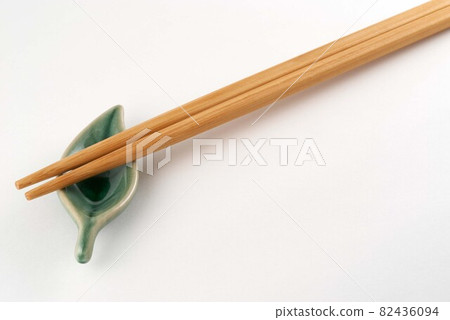 Chopsticks and chopstick rests 82436094