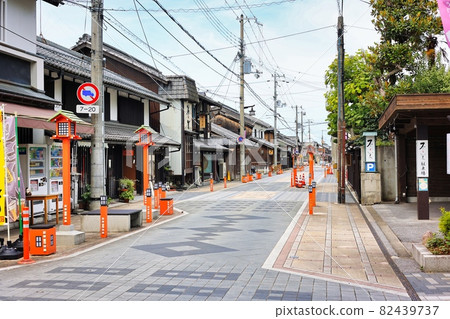 滋賀縣多賀大社附近的表參道城市景觀 滋賀縣多賀大社附近的表參道城市景觀 82439737