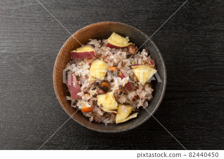 Sweet potato rice with miscellaneous grains Sweet potato rice with miscellaneous grains 82440450