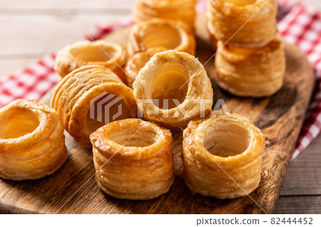 Traditional English Yorkshire pudding 82444452