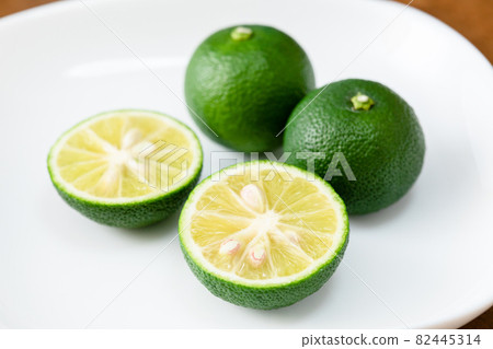 Sudachi 庫存照片 82445314