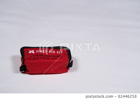 Red first aid set 82446258