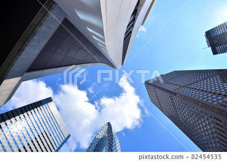 Shinjuku High-rise Building Street on a sunny day 82454535