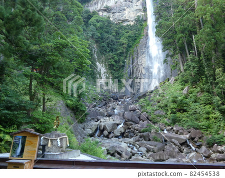 Looking up at the waterfall of the Shintai from below [Nachi Falls] 82454538