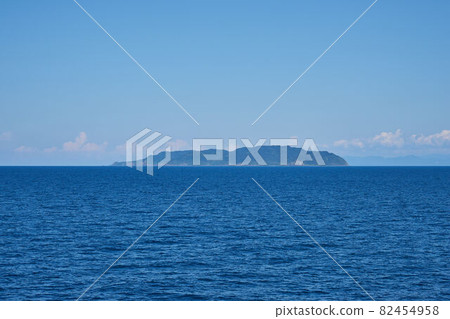 新潟縣渡輪觀景台上的淡島 新潟縣渡輪觀景台上的淡島 82454958