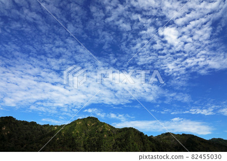 福島縣里山脊線和秋天的天空只見町 福島縣里山脊線和秋天的天空只見町 82455030