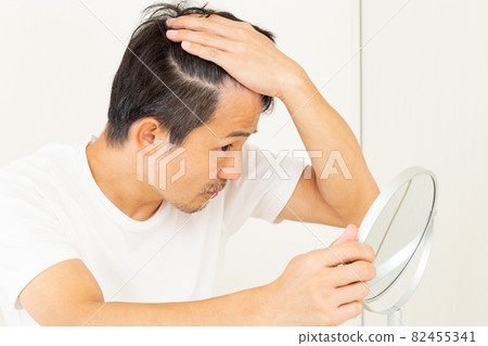 關心頭髮的男人 82455341