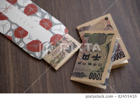 口袋裡的錢圖片 口袋裡的錢圖片 82455410