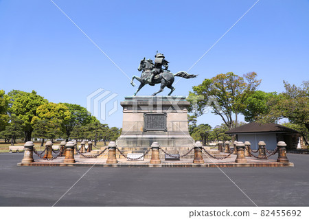 Statue of Kusunoki Masami of the Imperial Palace Garden Statue of Kusunoki Masami of the Imperial Palace Garden 82455692