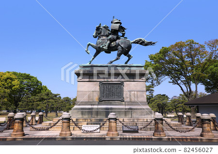 Statue of Kusunoki Masami of the Imperial Palace Garden 82456027