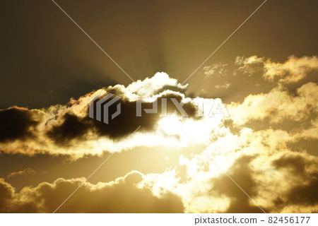 Evening sky 82456177