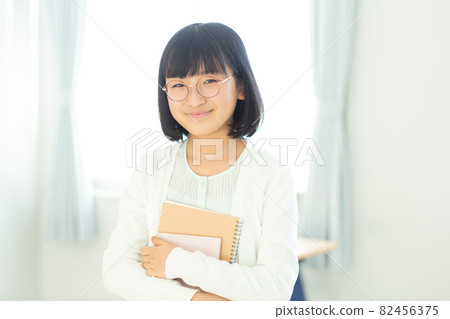 Teenage student photography cooperation: Japanese language school attached to Chuo Institute of Technology 82456375