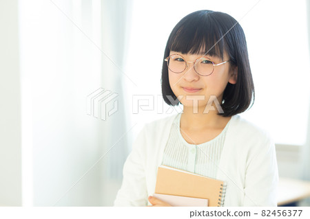 Teenage student photography cooperation: Japanese language school attached to Chuo Institute of Technology 82456377