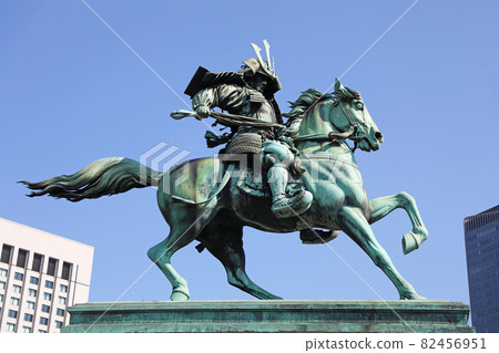 Statue of Kusunoki Masami of the Imperial Palace Garden 82456951