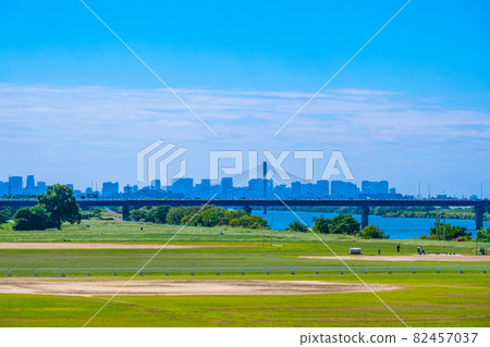 Skyscrapers in Yodogawa and Osaka 82457037