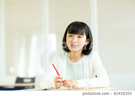 Teenage student photography cooperation: Japanese language school attached to Chuo Institute of Technology 82458103