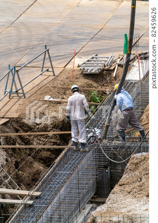 Building concrete driving rod-shaped vibrator pillar driving Building concrete driving rod-shaped vibrator pillar driving 82459626