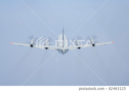 Maritime Self-Defense Force P-3C Orion patrol aircraft dispatched to disaster dispatches flying in the blue sky and also dispatched to the Senkaku Islands Maritime Self-Defense Force P-3C Orion patrol aircraft dispatched to disaster dispatches flying in the blue sky and also dispatched to the Senkaku Islands 82463125