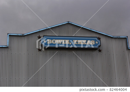 Bowie Texas Sign on Barn With Vintage Neon 82464004