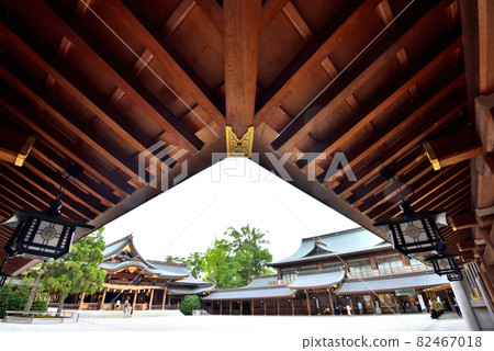 The precincts of Samukawa Shrine on a sunny day The precincts of Samukawa Shrine on a sunny day 82467018