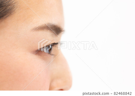 Middle-aged woman around the eyes 82468842