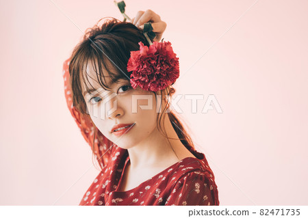 單花與女人 82471735