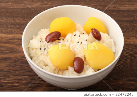 Chestnut rice 82472243