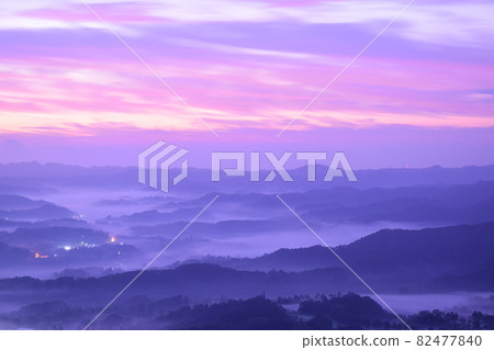 View from Mt. Kano in the early morning << Kimitsu City >> 82477840