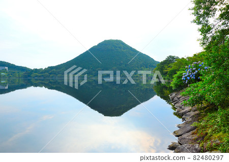 Kotamidake Pond 82480297