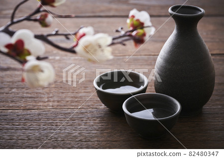 Sake and Shiraume Inoguchi and sake bottle Sake and Shiraume Inoguchi and sake bottle 82480347