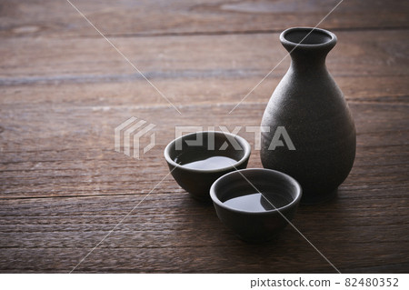 清酒Inoguchi和Tokuto 清酒Inoguchi和Tokuto 82480352