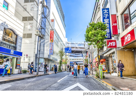 東京三軒茶屋茶澤通世田谷的城市景觀 東京三軒茶屋茶澤通世田谷的城市景觀 82481180