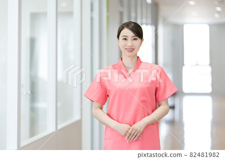 Portrait of a female medical worker Photographing cooperation: Japanese language school attached to Chuo College of Technology 82481982