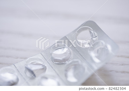 藥片片 藥片片 82482304